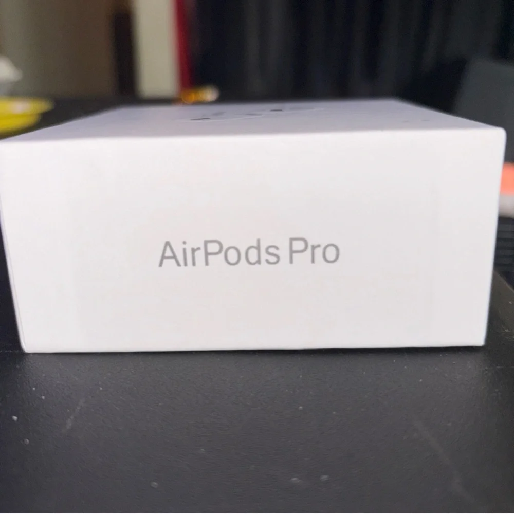 Apple White Wireless Earbuds
